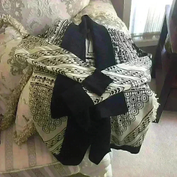 Staring at  Stars Intarsia Aztec Drape Cardigan - Picture 5 of 11